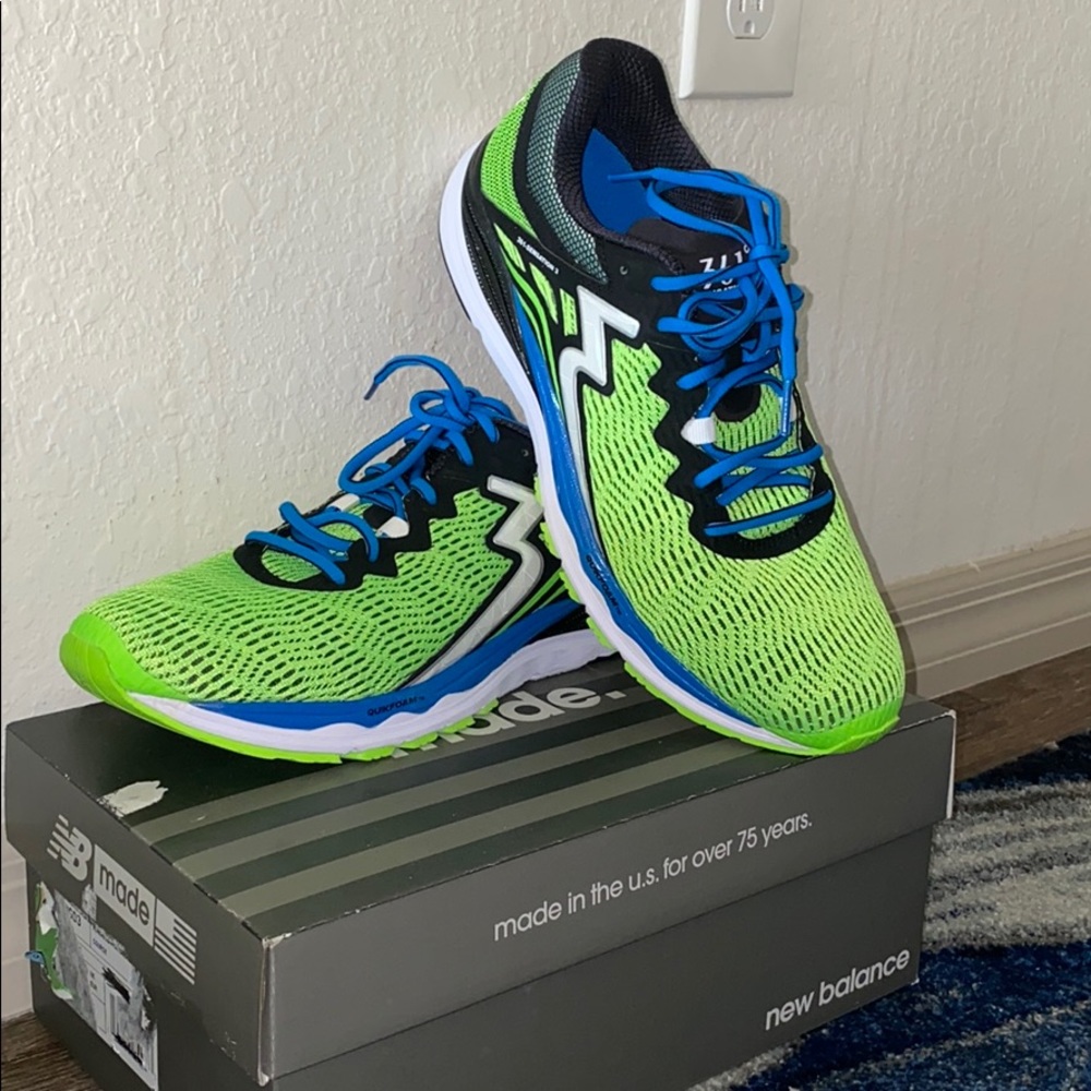 New balance sneakers brand new men’s 11.5